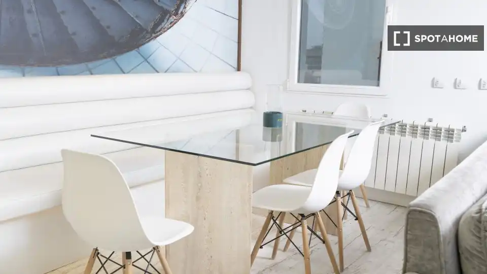 Room in Prosperidad - Delicias