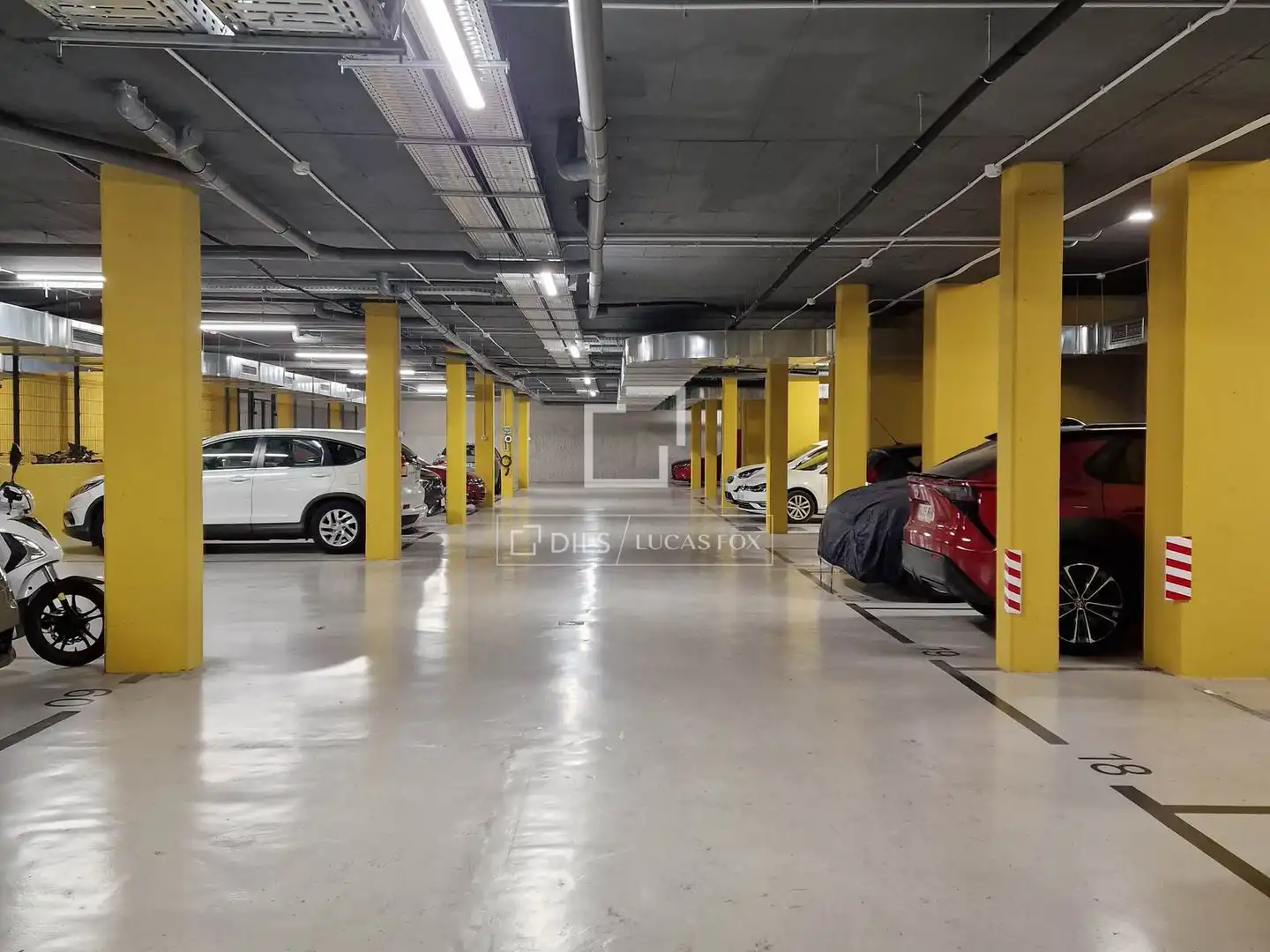 Aparcament de Pis en venda en Vilanova i la Geltrú amb Aire condicionat, Calefacció i Terrassa