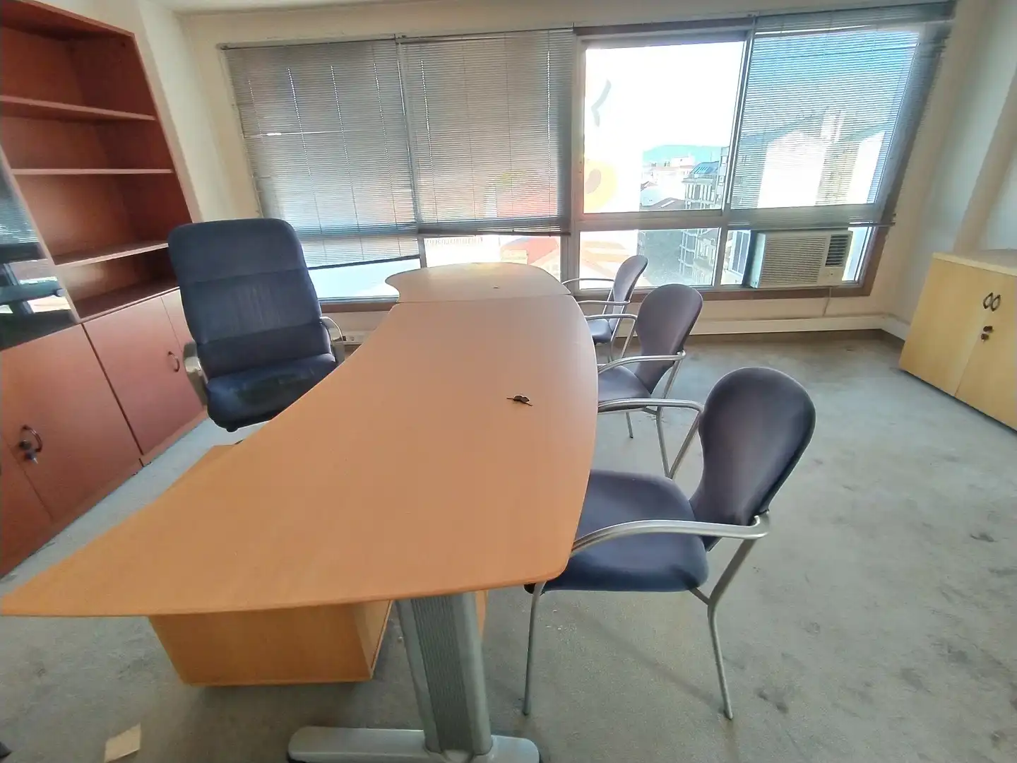 Oficina de alquiler en Vigo  con Aire acondicionado y Amueblado