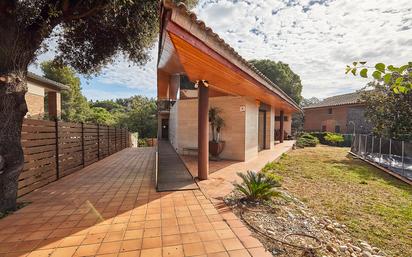 Exterior view of House or chalet for sale in L'Ametlla del Vallès  with Air Conditioner, Heating and Private garden