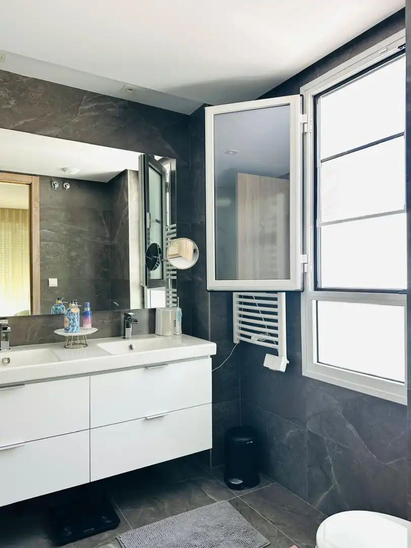 Bathroom of Apartments for sale in Sotogrande  with Air Conditioner, Heating and Terrace