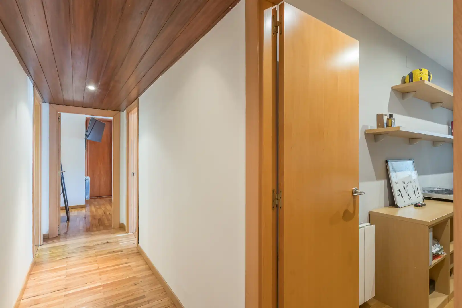 Wohnung zum Verkauf in Barcelona mit Klimaanlage, Heizung und Parkett