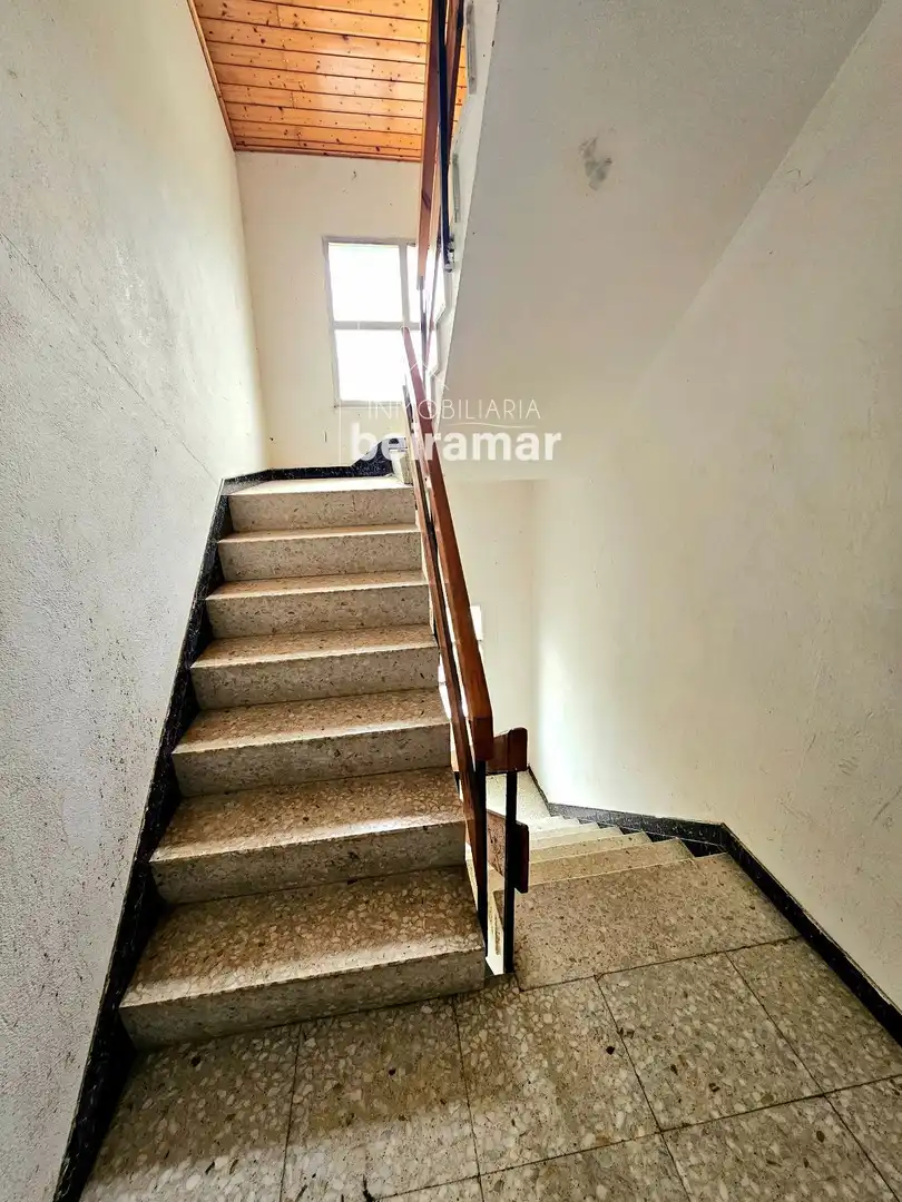 Piso en venta en Ribeira con Calefacción y Trastero