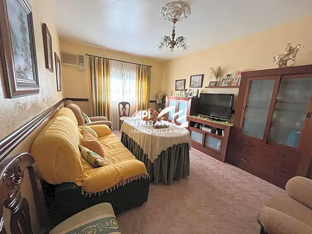 Dormitori de Casa o xalet en venda en Lucena amb Aire condicionat, Terrassa i Traster