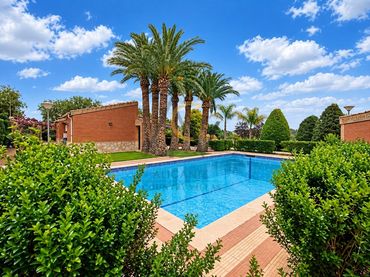 Chalet con piscina en venta en Partida Campet