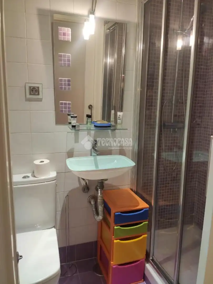 Baño de Piso de alquiler en Madrid con Aire acondicionado y Calefacción