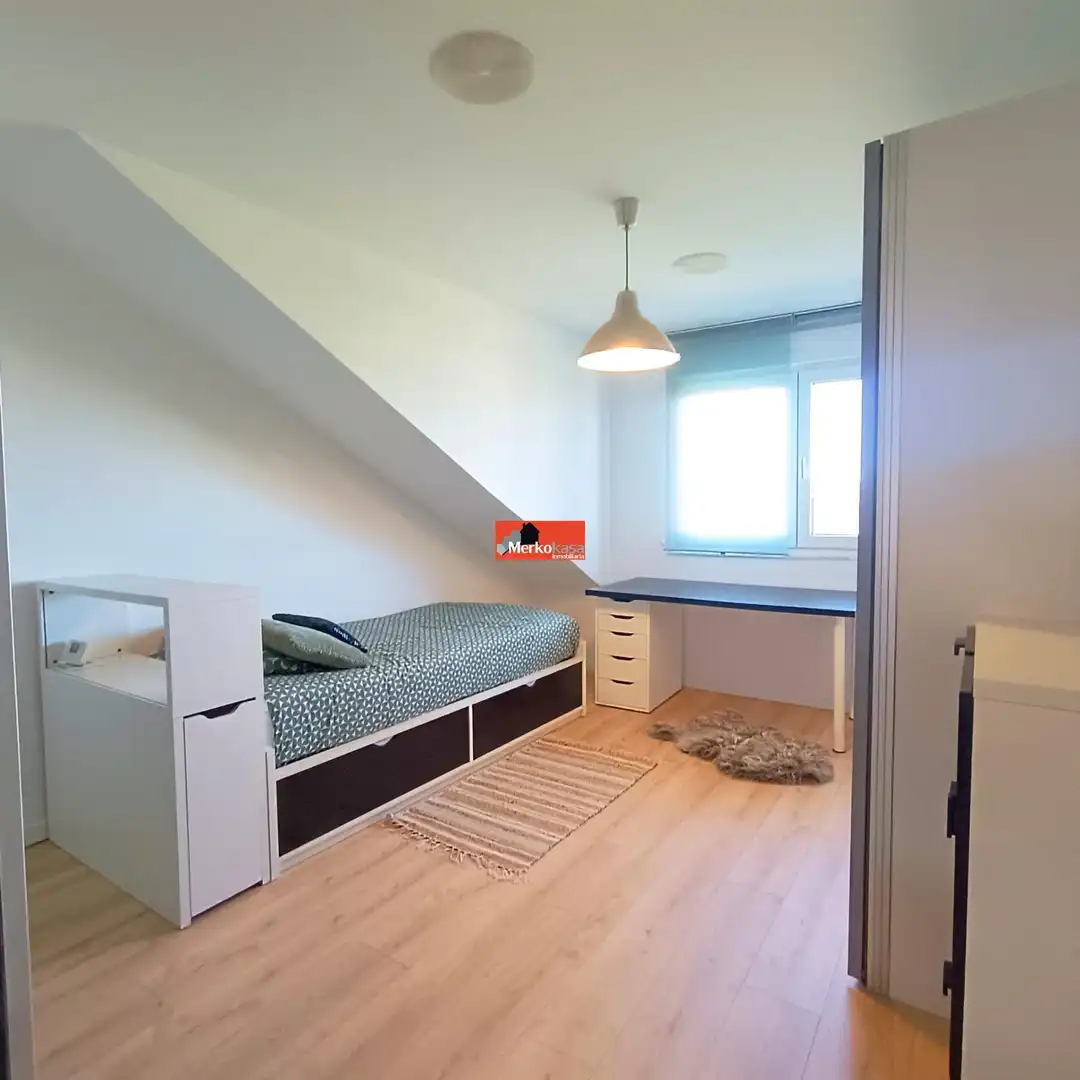 Habitación de Dúplex de alquiler en Lugo con Calefacción, Terraza y Trastero