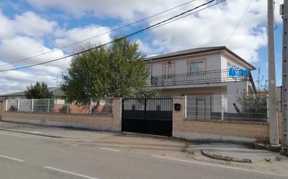 Vista exterior de Casa o xalet en venda en Sanzoles amb Calefacció i Jardí privat