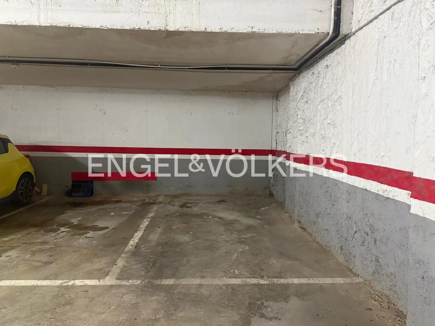 Parking of Flat for sale in Barcelona  with Air Conditioner, Heating and Parquet flooring