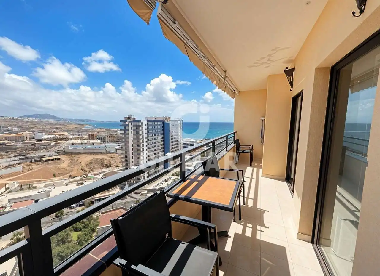 Apartamento con piscina en venta en Callao Salvaje - Playa Paraíso