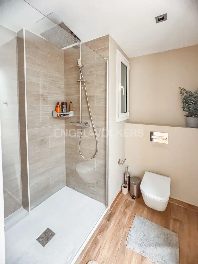 Baño de Piso de alquiler en Barcelona con Aire acondicionado, Calefacción y Parquet