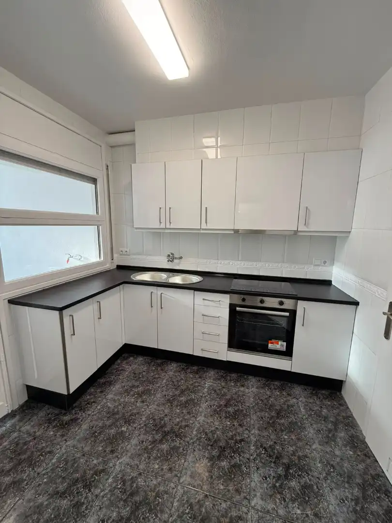Cocina de Casa adosada en venta en Torelló con Calefacción, Terraza y Balcón