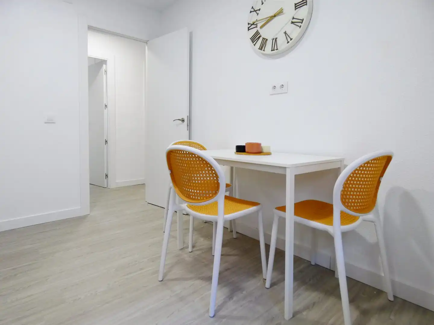 Comedor de Piso para compartir en Ávila con Calefacción, Amueblado y Horno