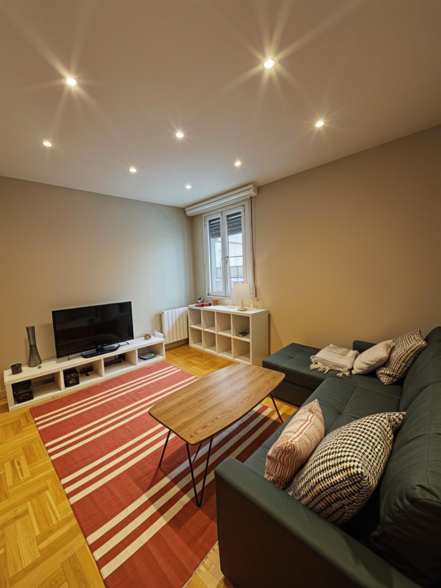 Sala d'estar de Pis en venda en Bilbao  amb Calefacció i Parquet