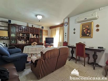 Living room of Flat for sale in Linares  with Terrace and Storage room