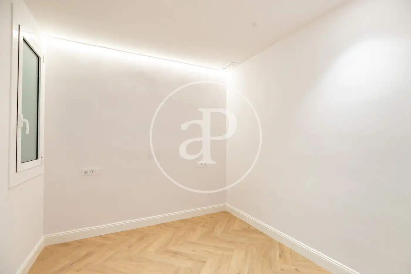 Habitación de Piso en venta en Barcelona con Aire acondicionado, Calefacción y Balcón