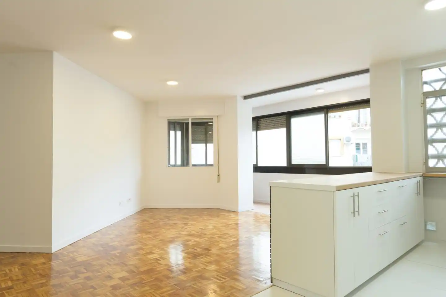 Flat for sale in Madrid  with Air Conditioner and Terrace