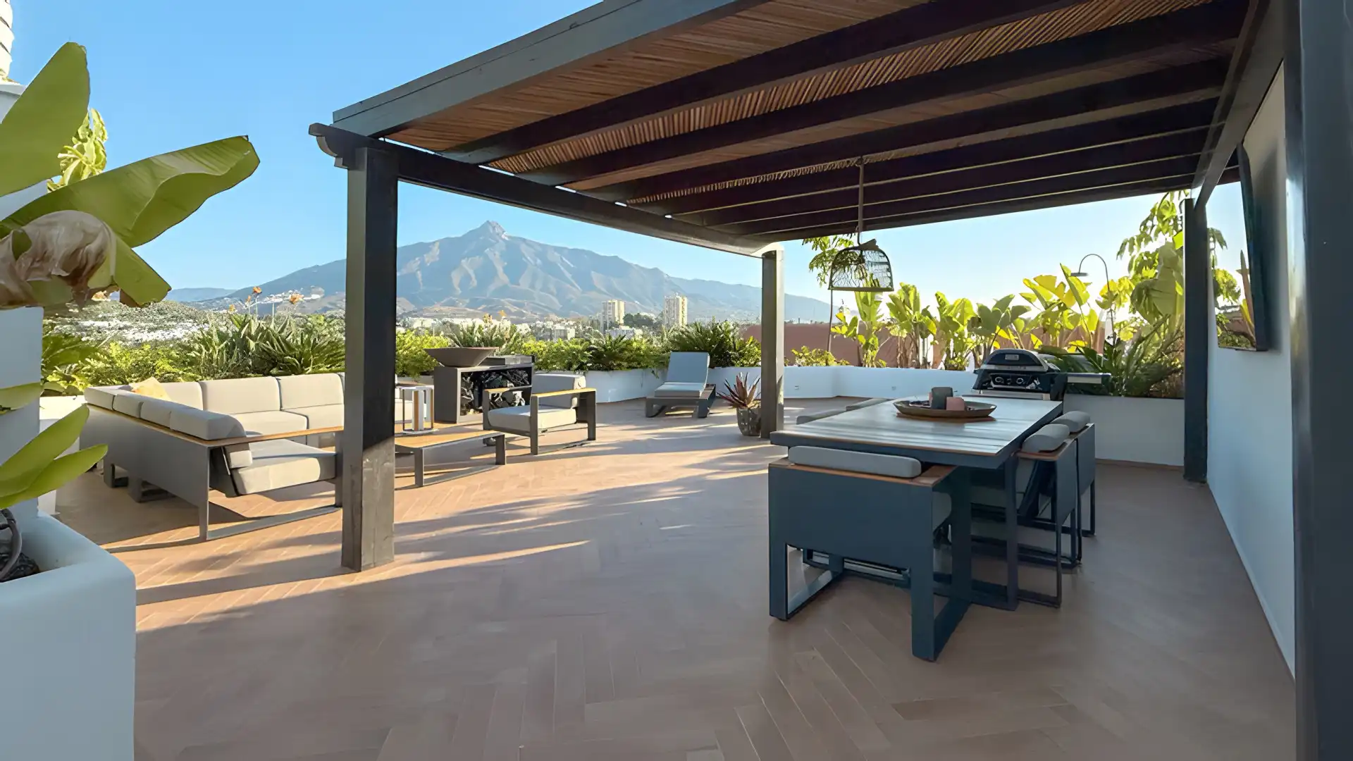 Ático con piscina en venta en Nueva Andalucía