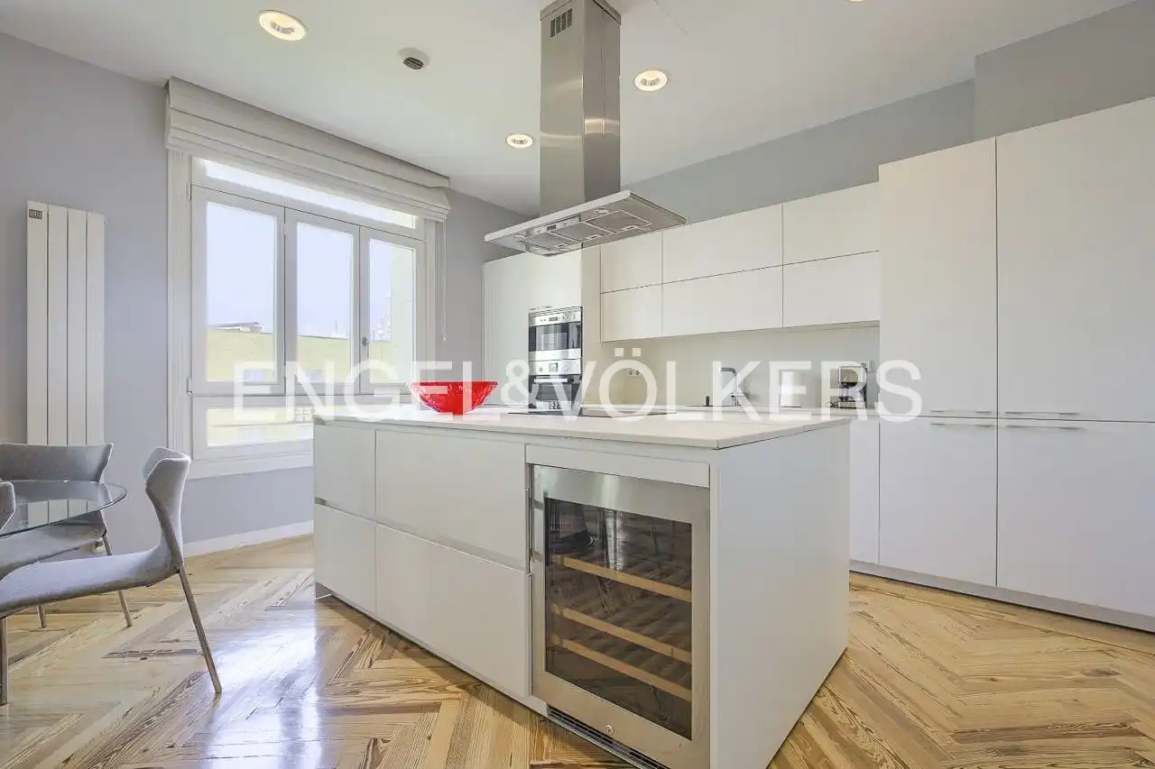 Cocina de Piso de alquiler en Madrid con Aire acondicionado, Calefacción y Jardín privado