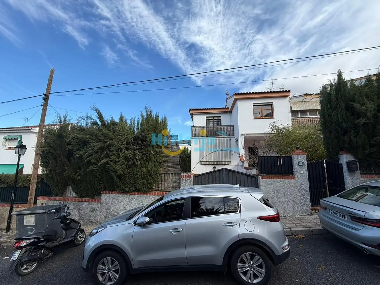 Vista exterior de Casa adosada en venda en La Zubia amb Terrassa i Piscina