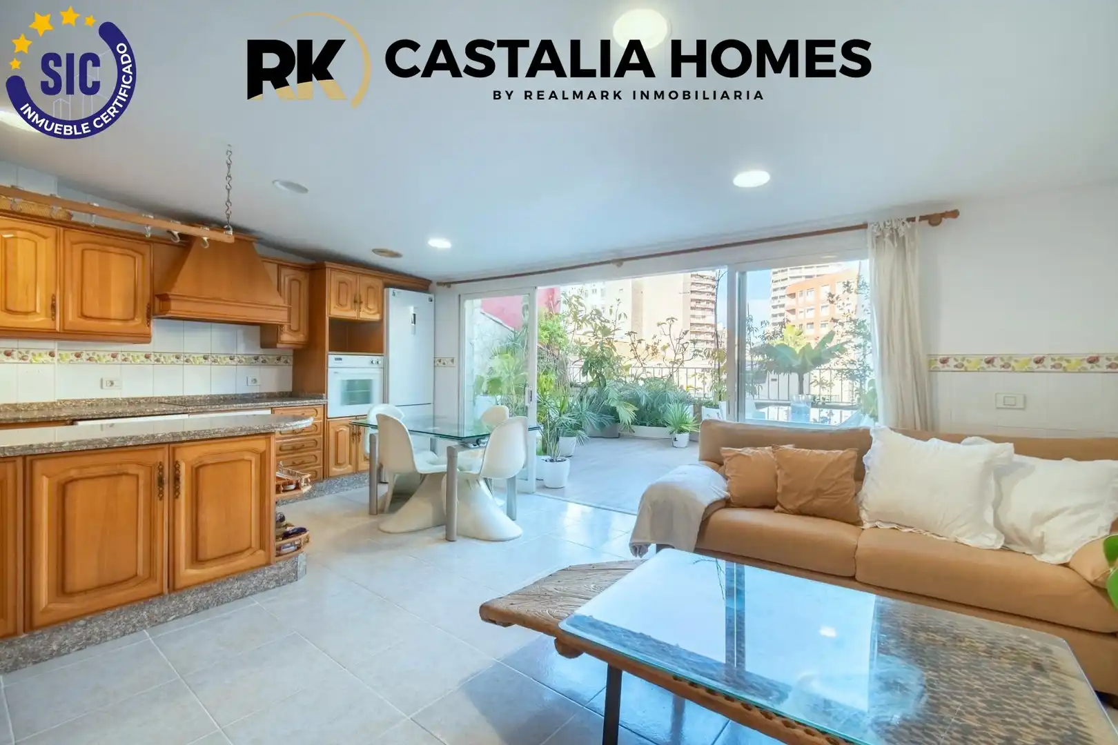 Außenansicht von Einfamilien-Reihenhaus zum Verkauf in Castellón de la Plana / Castelló de la Plana mit Klimaanlage, Privatgarten und Terrasse