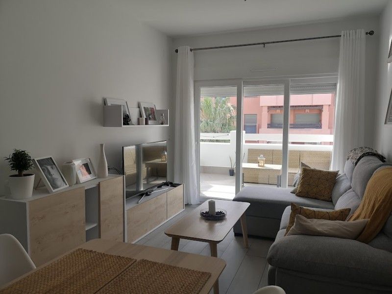 Sala d'estar de Pis en venda en Motril amb Aire condicionat, Terrassa i Piscina