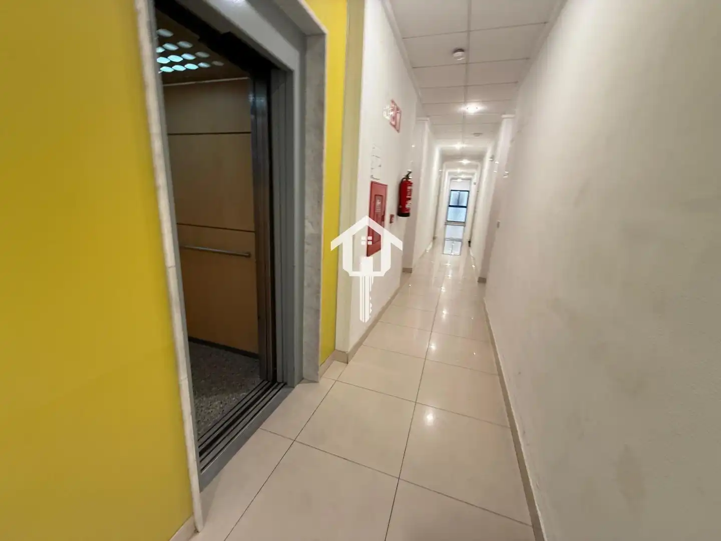 Piso en venta en Alicante / Alacant con Amueblado, Balcón y Jacuzzi