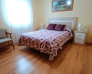Bedroom of Flat for sale in Fuenlabrada  with Air Conditioner, Heating and Parquet flooring