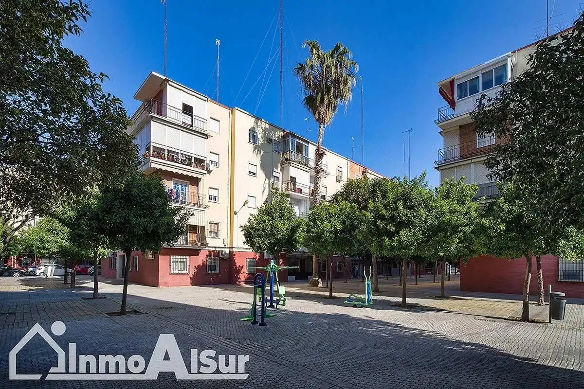 Exterior view of Flat for sale in Sevilla