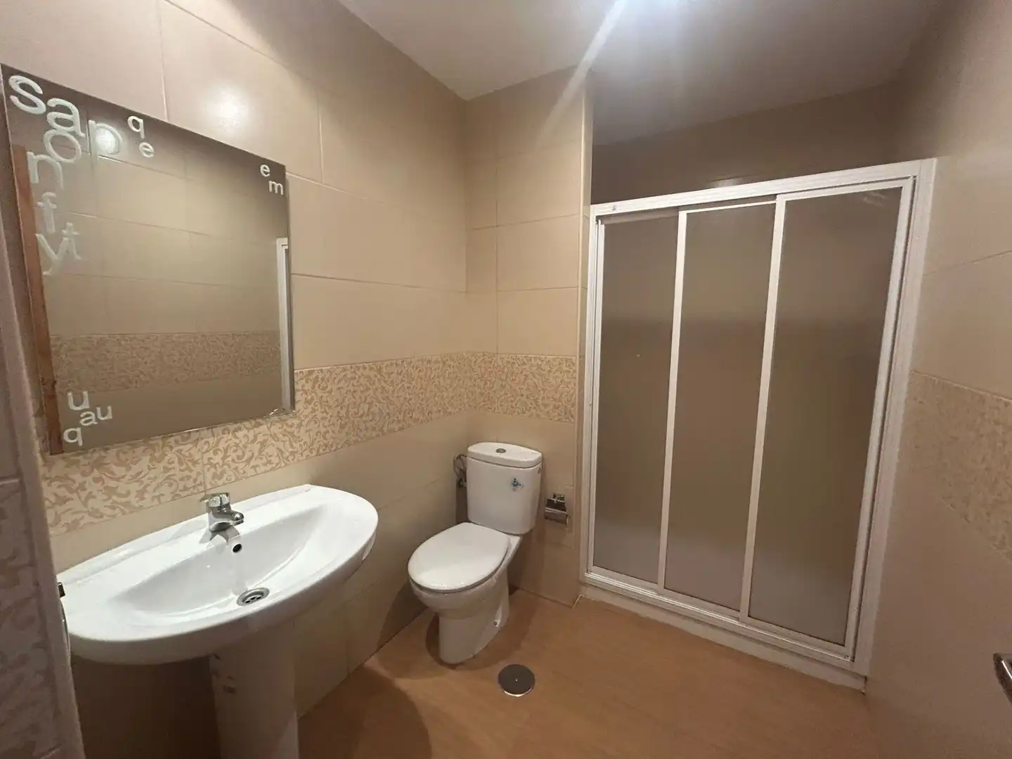 Badezimmer von Wohnung zum Verkauf in Gata mit Heizung und Möbliert