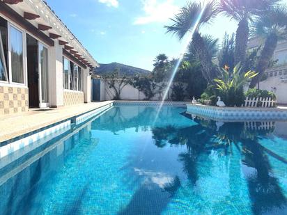 Piscina de Casa o xalet en venda en Benidorm amb Aire condicionat, Calefacció i Jardí privat