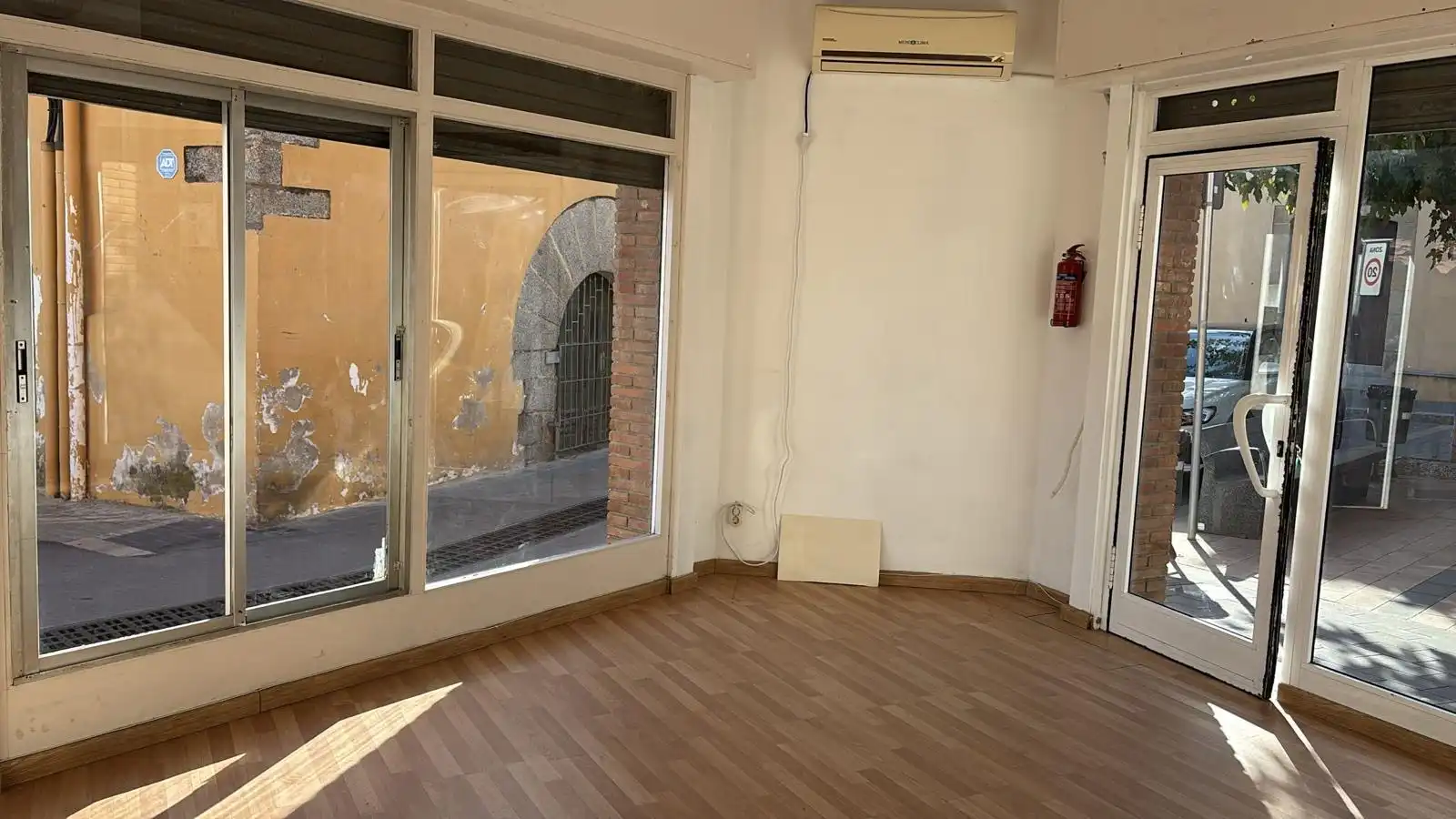 Commercial properties for rent in Dosrius