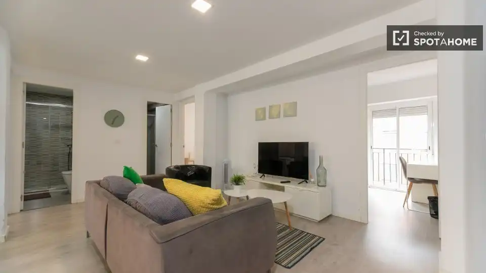 Appartamento con terrazza in affitto a Algirós