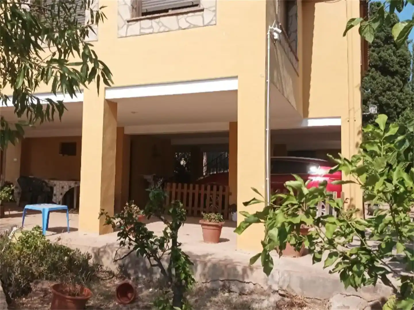 Vista exterior de Casa o xalet en venda en Borriol amb Aire condicionat, Piscina i Balcó