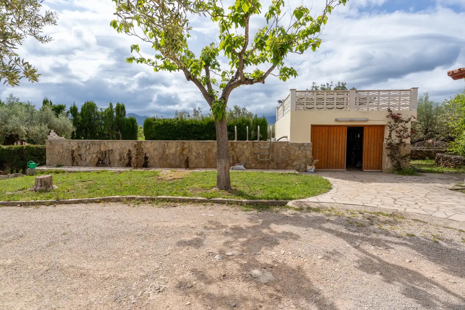 Exterior view of Houses for sale in Aldover  with Air Conditioner, Private garden and Terrace