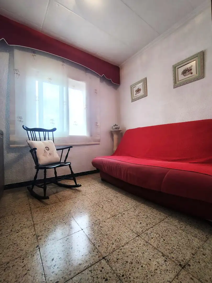 Living room of Flat for sale in Santa Coloma de Gramenet  with Air Conditioner, Balcony and Alarm