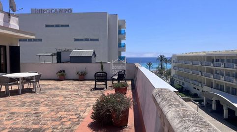 Ático soleado con amplias terrazas y vistas laterales al mar en Cala Millor