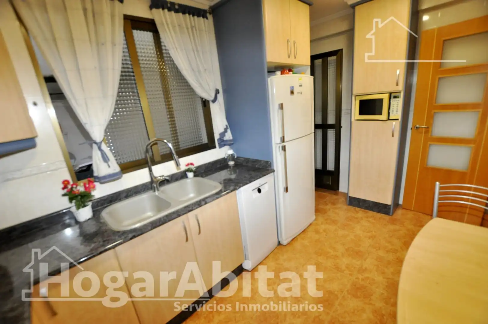 Flat with terrace for sale in Calle Maestro Giner, imagen 8