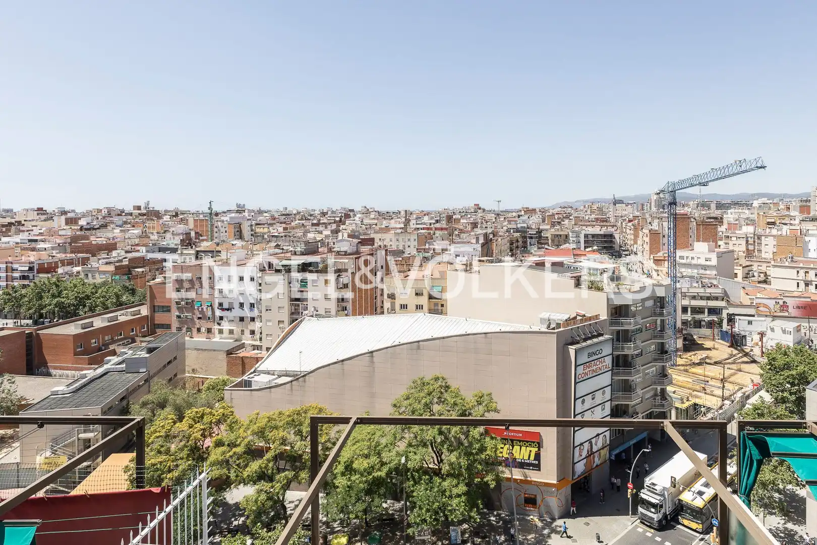 Vista exterior de Pis en venda en Barcelona amb Calefacció i Balcó