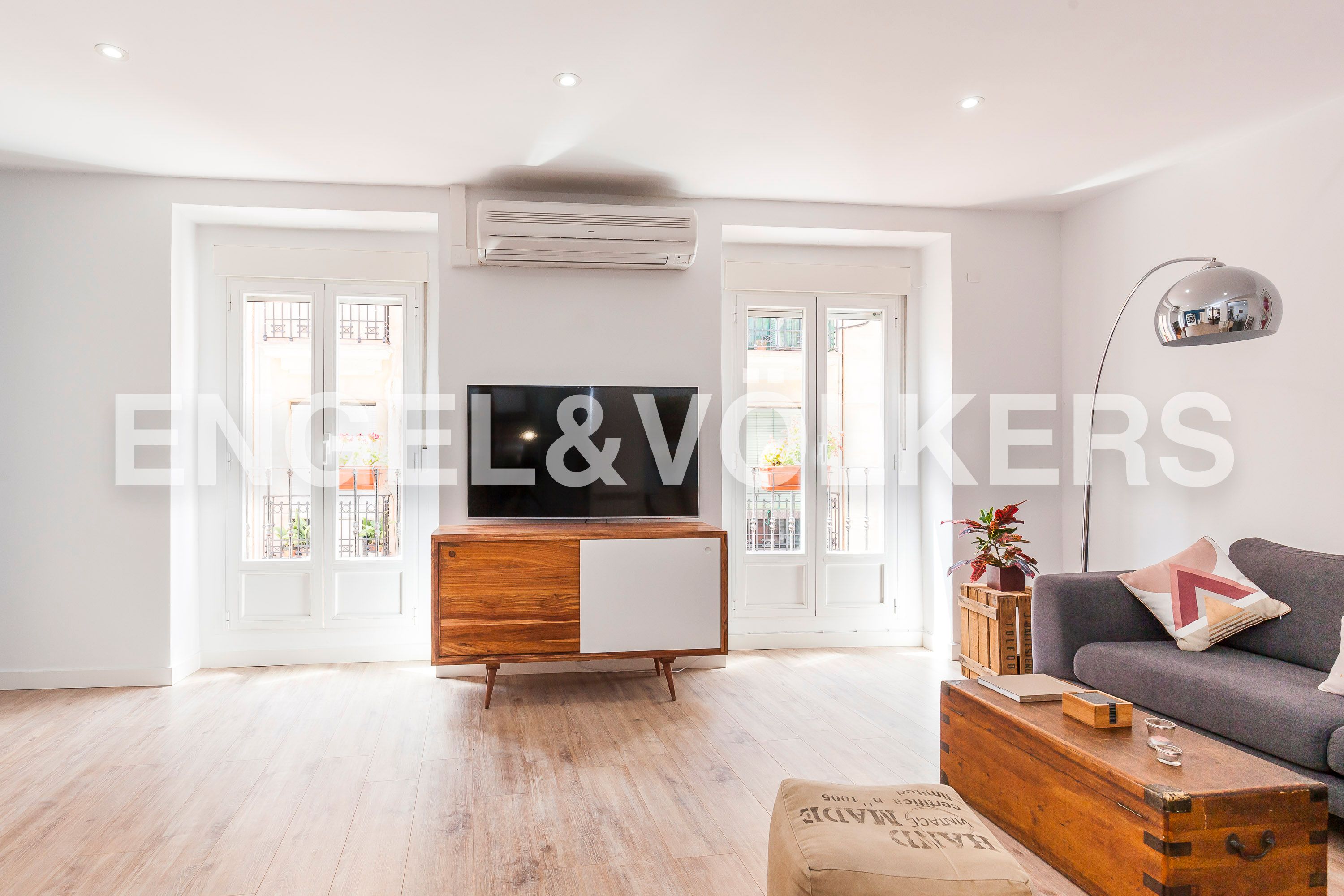 Sala d'estar de Apartament en venda en  Madrid Capital amb Aire condicionat, Calefacció i Traster