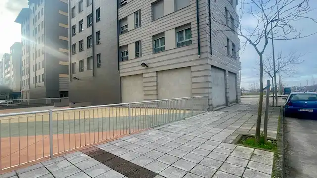 Vista exterior de Local en venta en Ponferrada