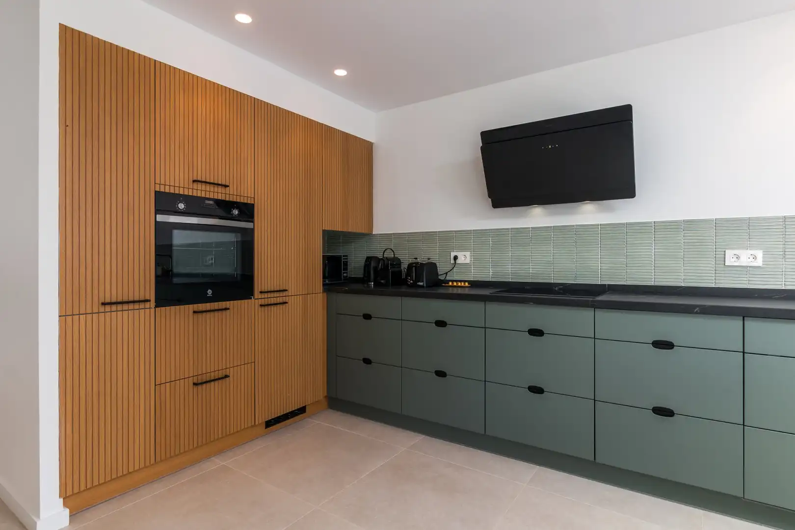Cocina de Casa adosada en venta en Istán con Aire acondicionado, Terraza y Piscina