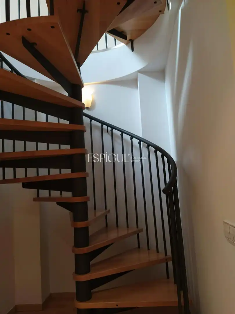 Maisonette zum Verkauf in Girona mit Klimaanlage, Heizung und Parkett
