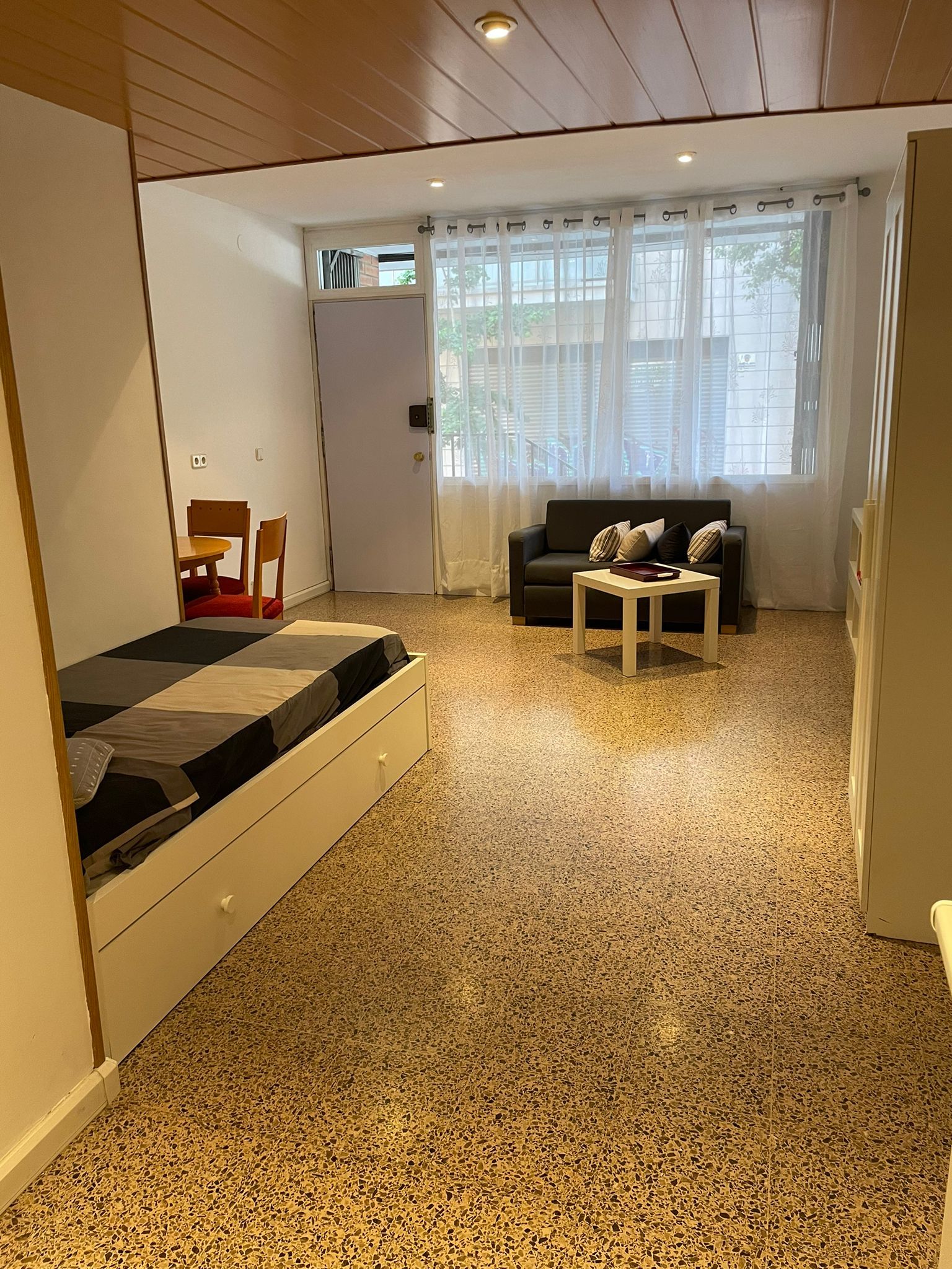 Oficina de alquiler en El Guinardó, Horta - Guinardó