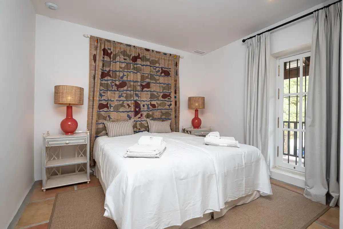Habitación de Edificio en venta en Fuengirola con Alarma