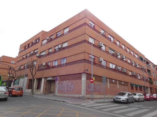 Local comercial en Alquiler en Av plaza de toros en Centro