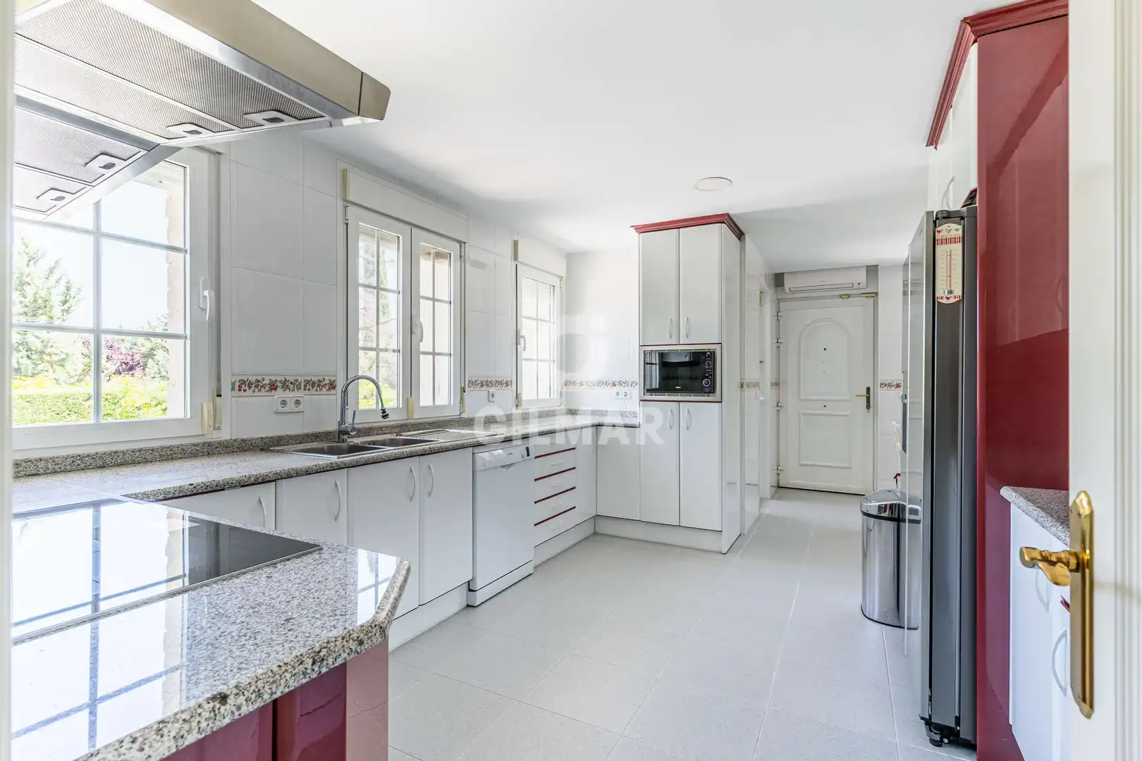 Cocina de Casa o chalet en venta en Boadilla del Monte con Calefacción, Jardín privado y Piscina