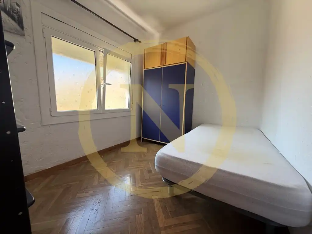 Habitación de Piso en venta en L'Hospitalet de Llobregat con Balcón
