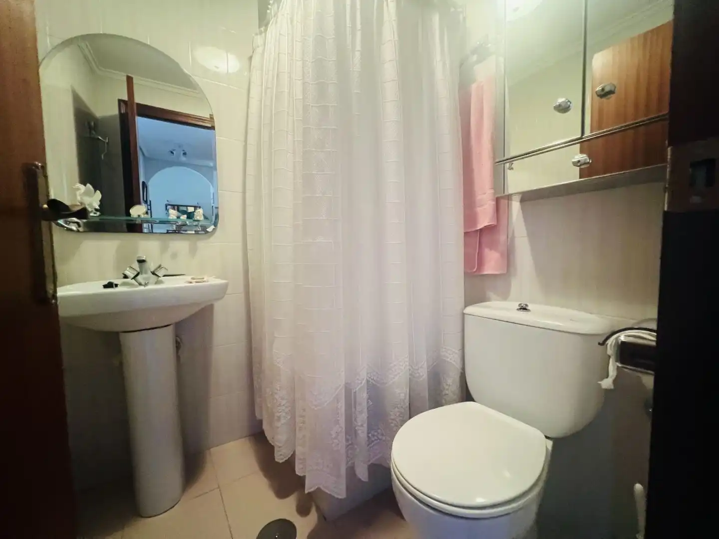 Badezimmer von Wohnung zum Verkauf in Colindres mit Heizung, Terrasse und Abstellraum