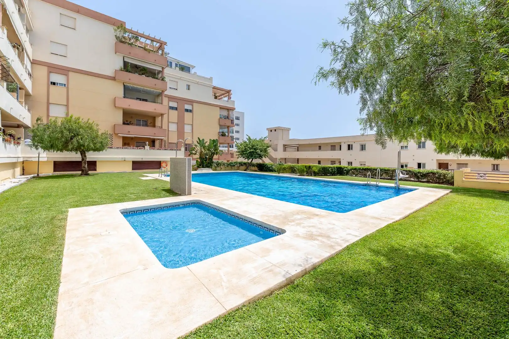 Swimming pool of Flat for rent in Torrequebrada